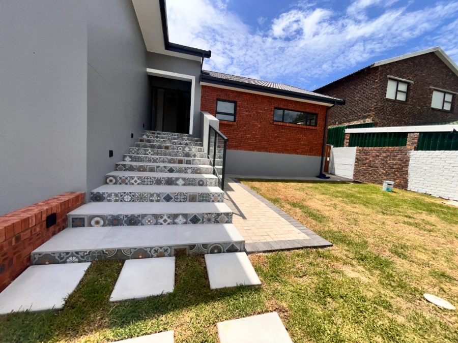 3 Bedroom Property for Sale in Wavecrest Eastern Cape